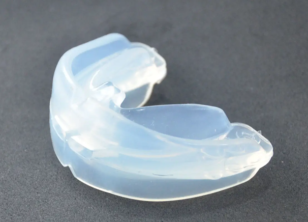 What are the advantages and harms of silicone braces?